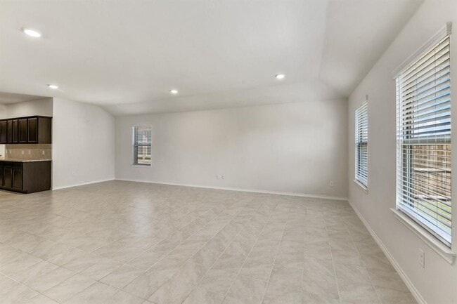 Building Photo - 806 Meadow Wood Ln