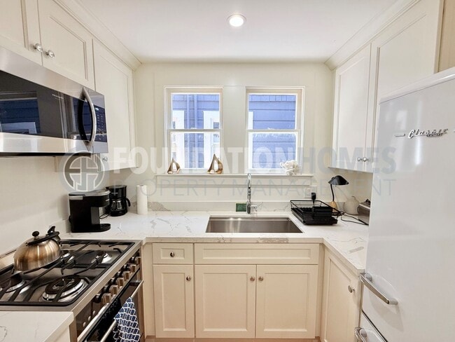 Building Photo - 14 Princess Ln