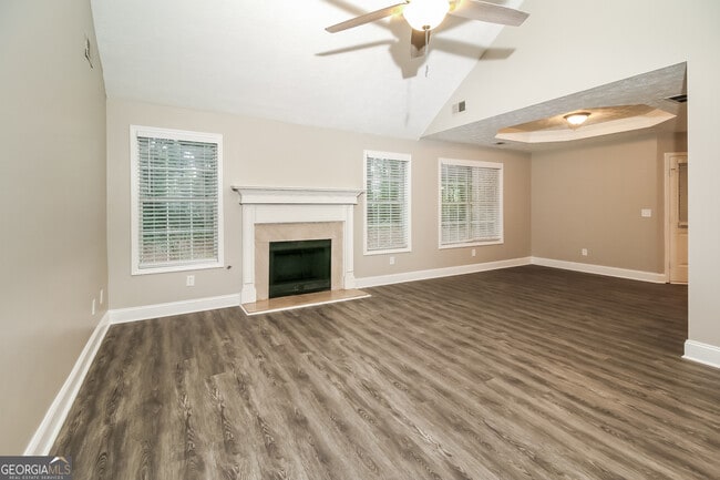 Foto del edificio - 75 Ashton Pl