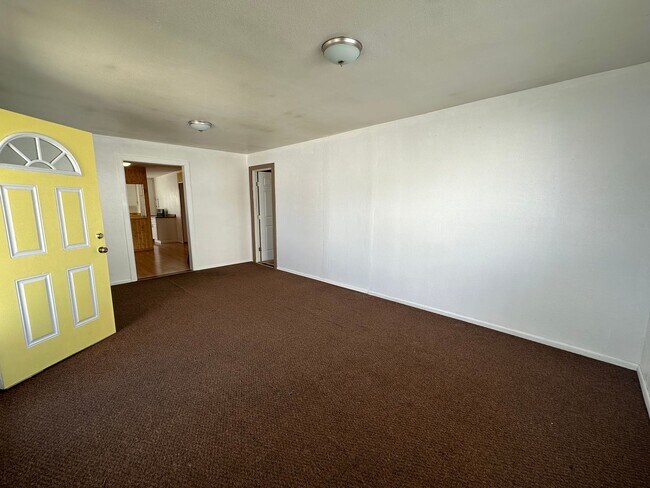 Building Photo - 13 A Rd 5481