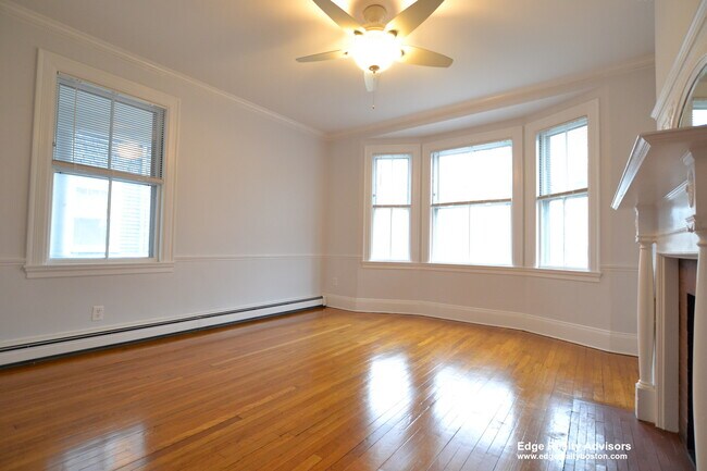 Building Photo - 31 Aldie St