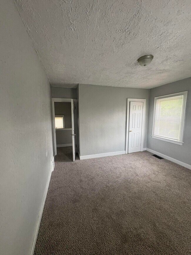 Foto del edificio - 16161 Littlefield St