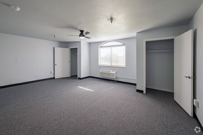 Studio F1 - 550SF - Living Room - Jubilee Residences