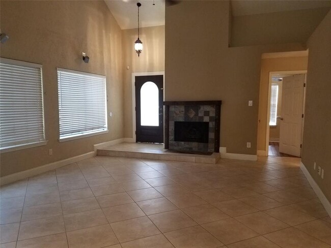 Building Photo - 2322 Marot Dr