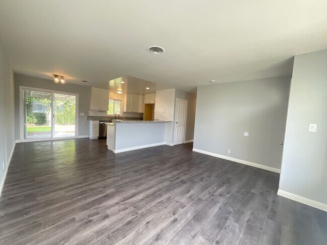 Foto del edificio - 3 Bedroom 2 Bathroom Single Story Home