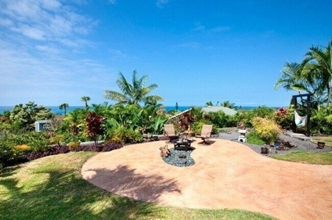 Foto del edificio - UNFURNISHED 3/2 PRIVATE HOME WITH OCEAN VIEW! AVAILABLE NOW!