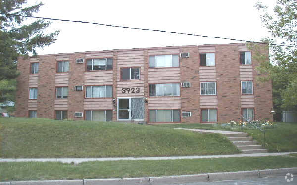 Building Photo - 3923 Lookout Pl