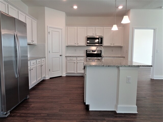 Foto del edificio - 4824 Reisswood Loop