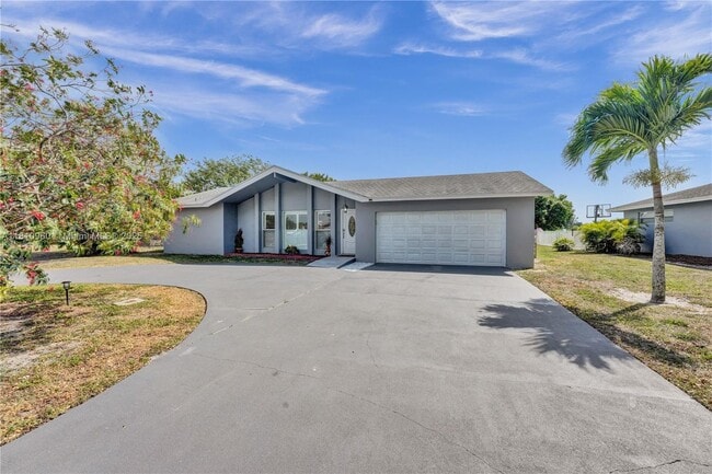 Foto del edificio - 116 Meadowlark Dr