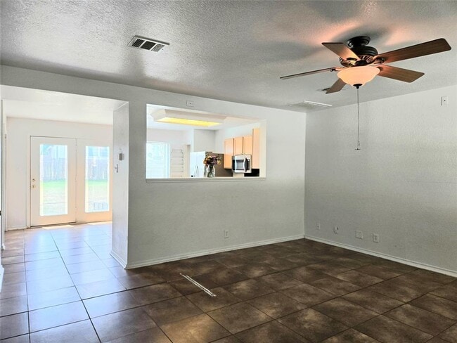 Building Photo - 161 Beech Dr