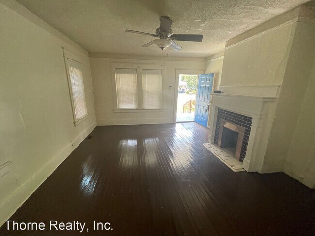 Building Photo - 5 br, 1.5 bath House - 724 School St
