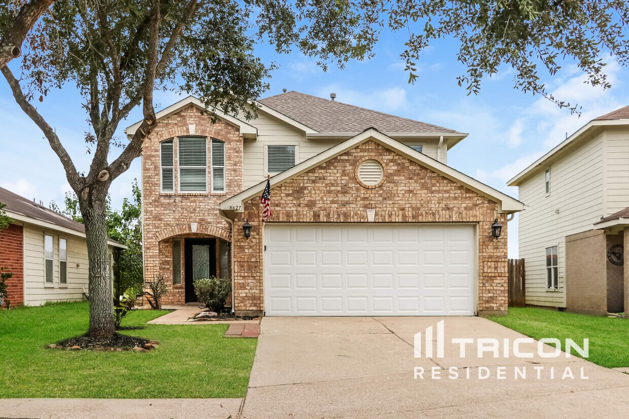 Foto principal - 8627 Heathglen Ln