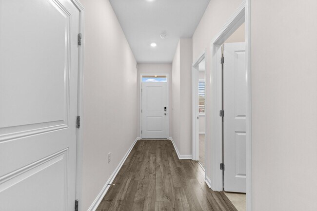 Building Photo - Bell's Lake Circle