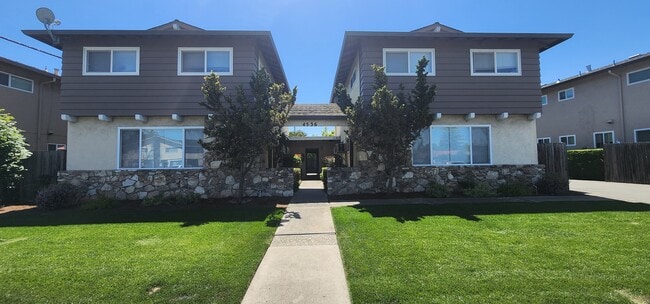 Front - 4536 Hamilton Ave