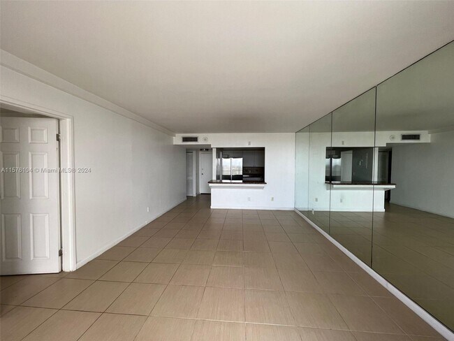 Building Photo - 13499 Biscayne Blvd