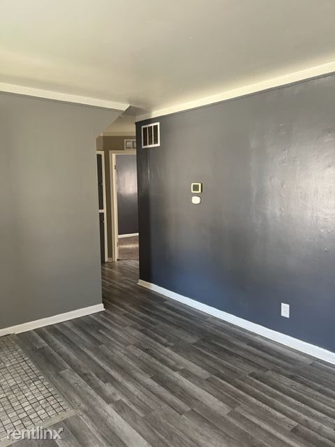 Building Photo - 4 br, 1 bath House - 13046 Sherman Ave