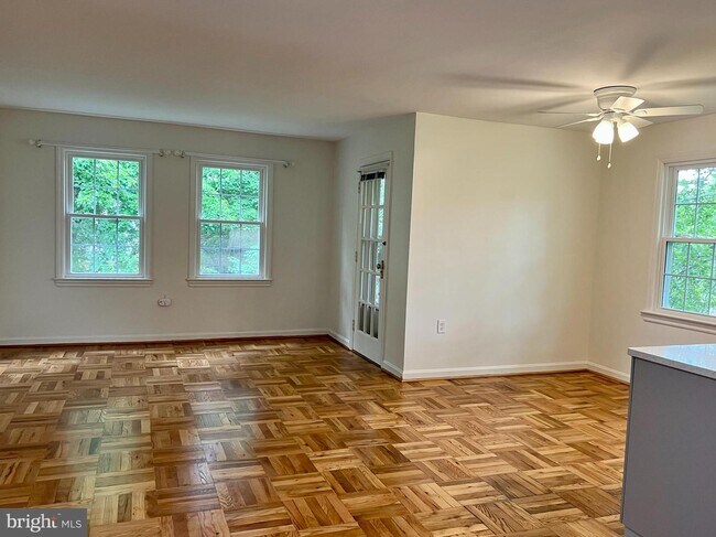 Foto del edificio - 6511 Potomac Ave