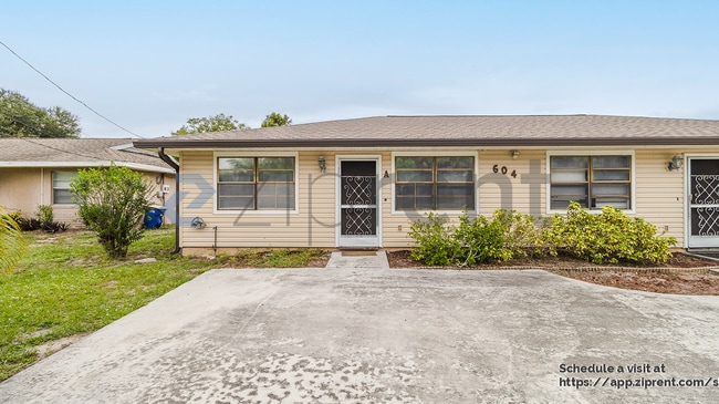 Building Photo - 604 Roselyn Ave