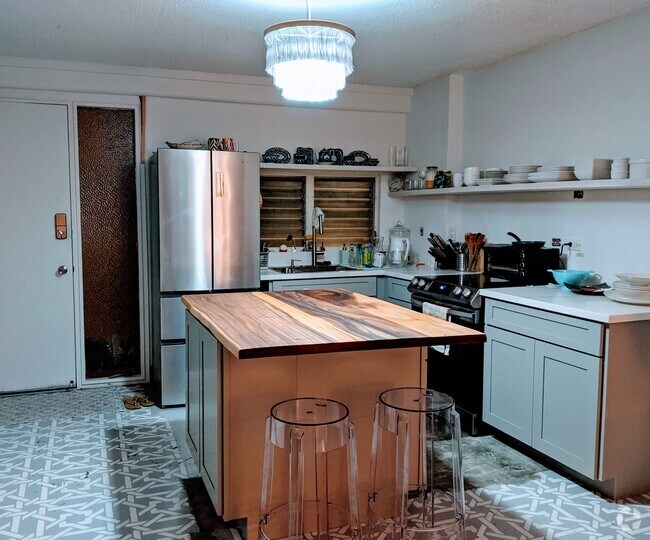 Apartments for Rent Near University of Hawaii at Manoa Manoa Campus Honolulu, HI Student