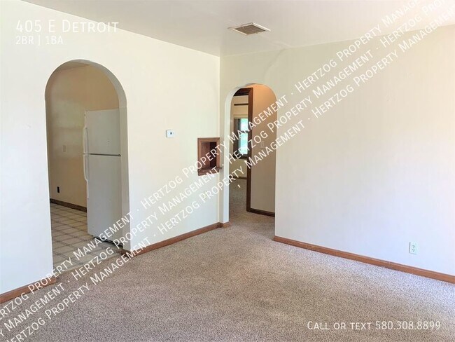 Foto del edificio - 2 Bed 1 Bath with attached garage and All ...