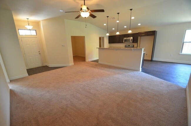 Building Photo - 125 Lillian Wy