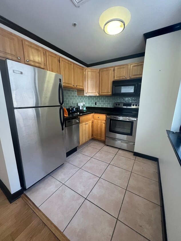 Primary Photo - Stunning 1-Bedroom Condo at Chestnut View ...