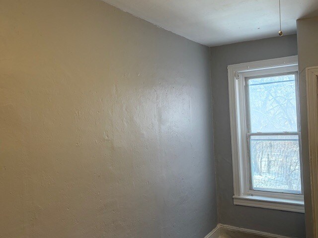 Dormitorio #3 - 24 Klagg Ave