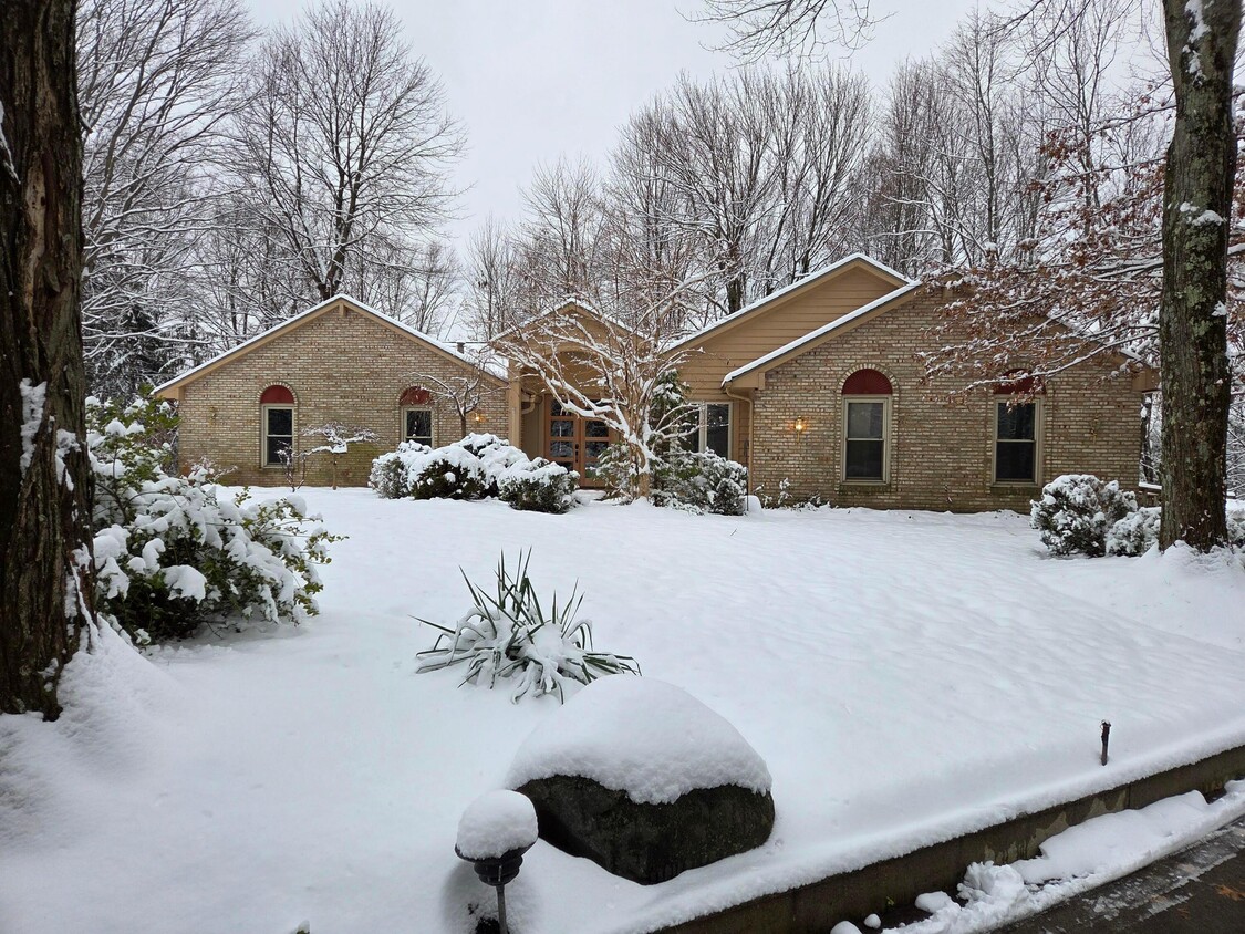 Foto principal - 6253 Headley Heights Ct