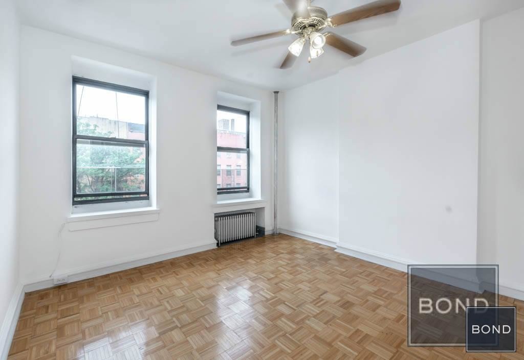Foto principal - 2242 First Avenue