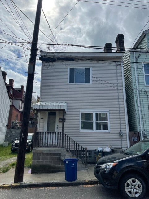 Primary Photo - 5236 Holmes St