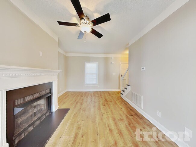 Foto del edificio - 622 Commander Dr