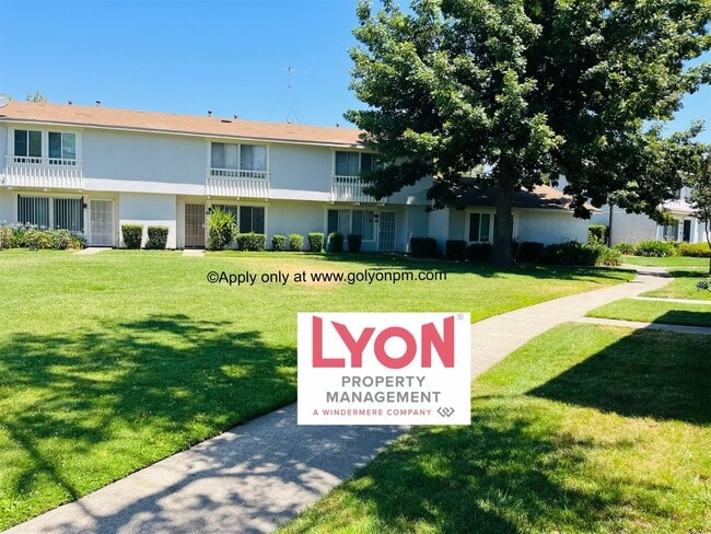 Building Photo - Darling, Spacious 3 bedroom Condo in beaut...