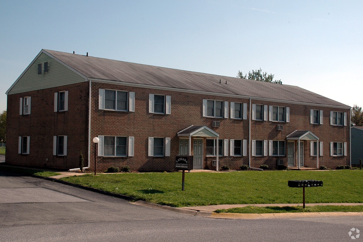 1564 Hunter Dr, Dover, PA 17315 Apartments in Dover, PA