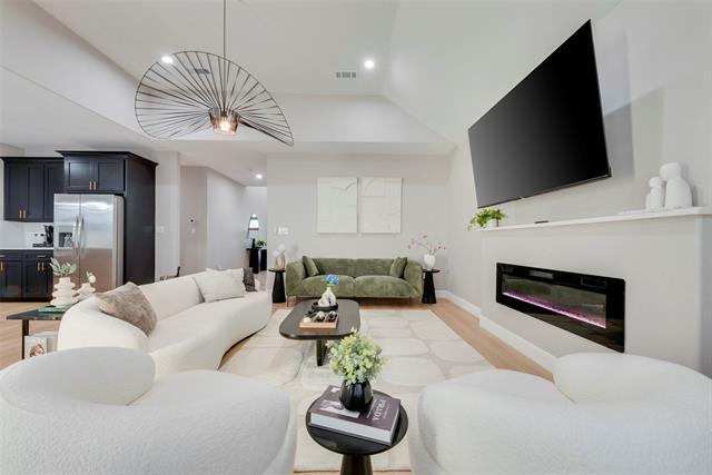 Foto del edificio - 529 Pebblecreek Dr