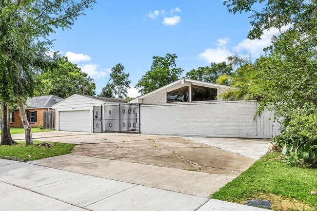 Building Photo - 7606 Richmond Ave.