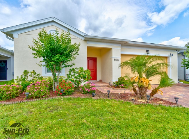 Photo - 5563 Estero Loop House