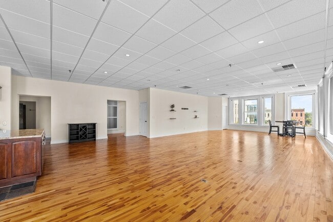 Building Photo - 44 S Jefferson St