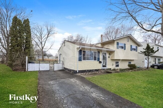 Building Photo - 4609 Paxton Dr S