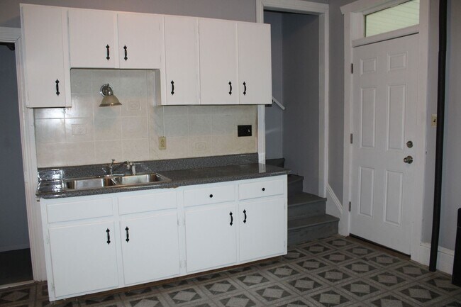 Building Photo - Semi Detached Home