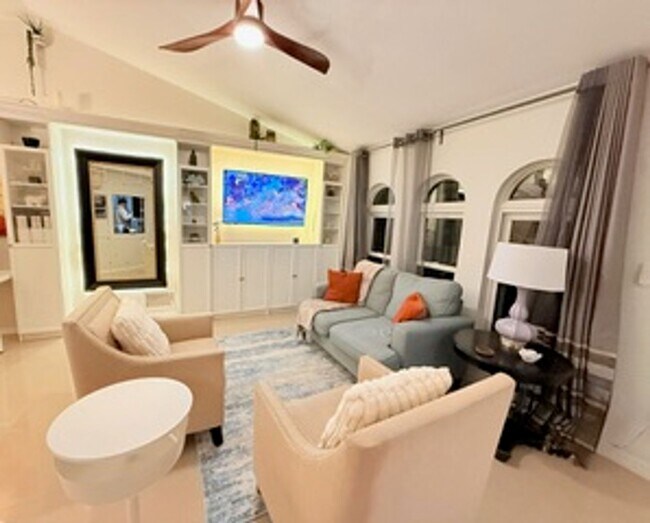 Foto del edificio - 25482 Rampart Blvd