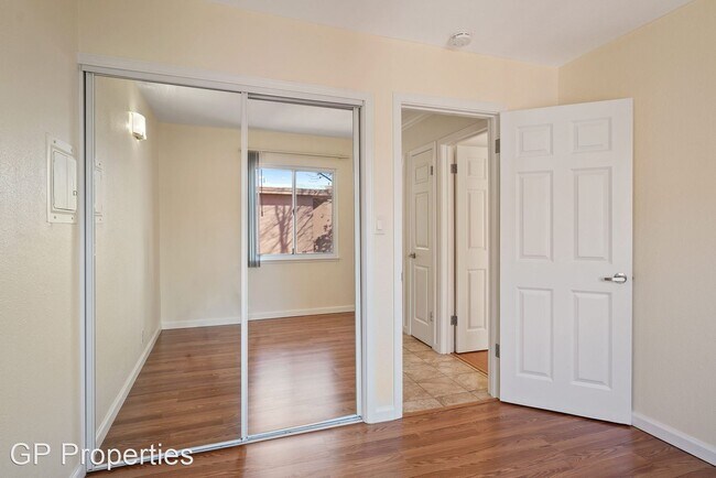 Foto del edificio - 1232 E 19th St