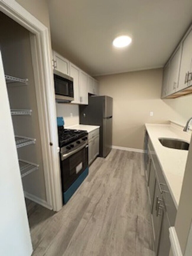 Foto del edificio - Freshly Renovated Norristown Rental — Bright, Modern & Move-In Ready on Quiet Northridge Drive