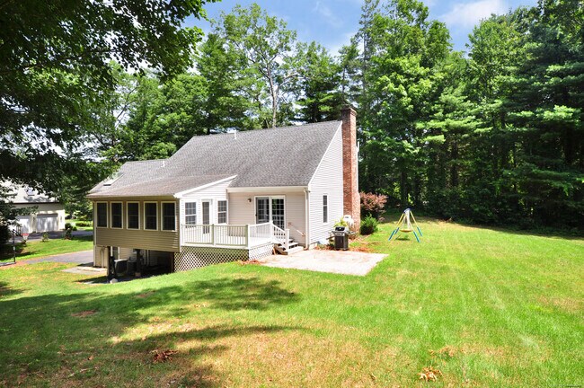 Building Photo - 64 Oak Ridge Dr