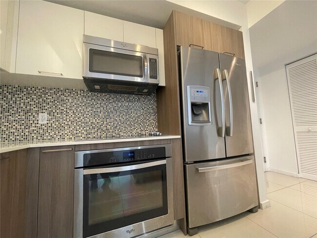 Foto del edificio - 5252 NW 85th Ave