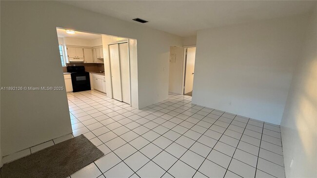 Building Photo - 3740 SW 59th Ave