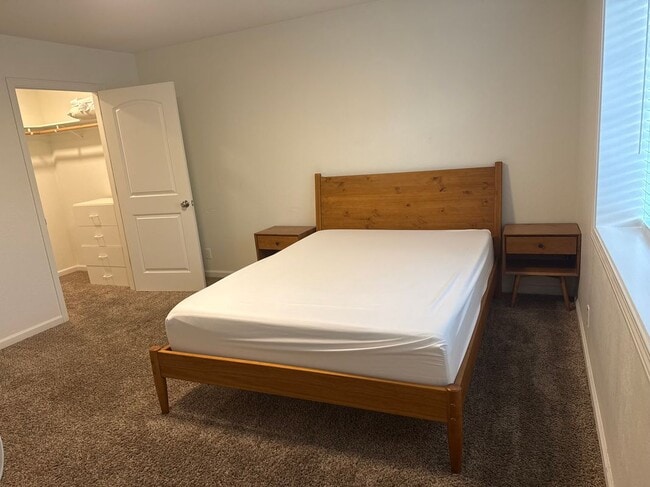 Foto del edificio - 3685 Fairway Dr