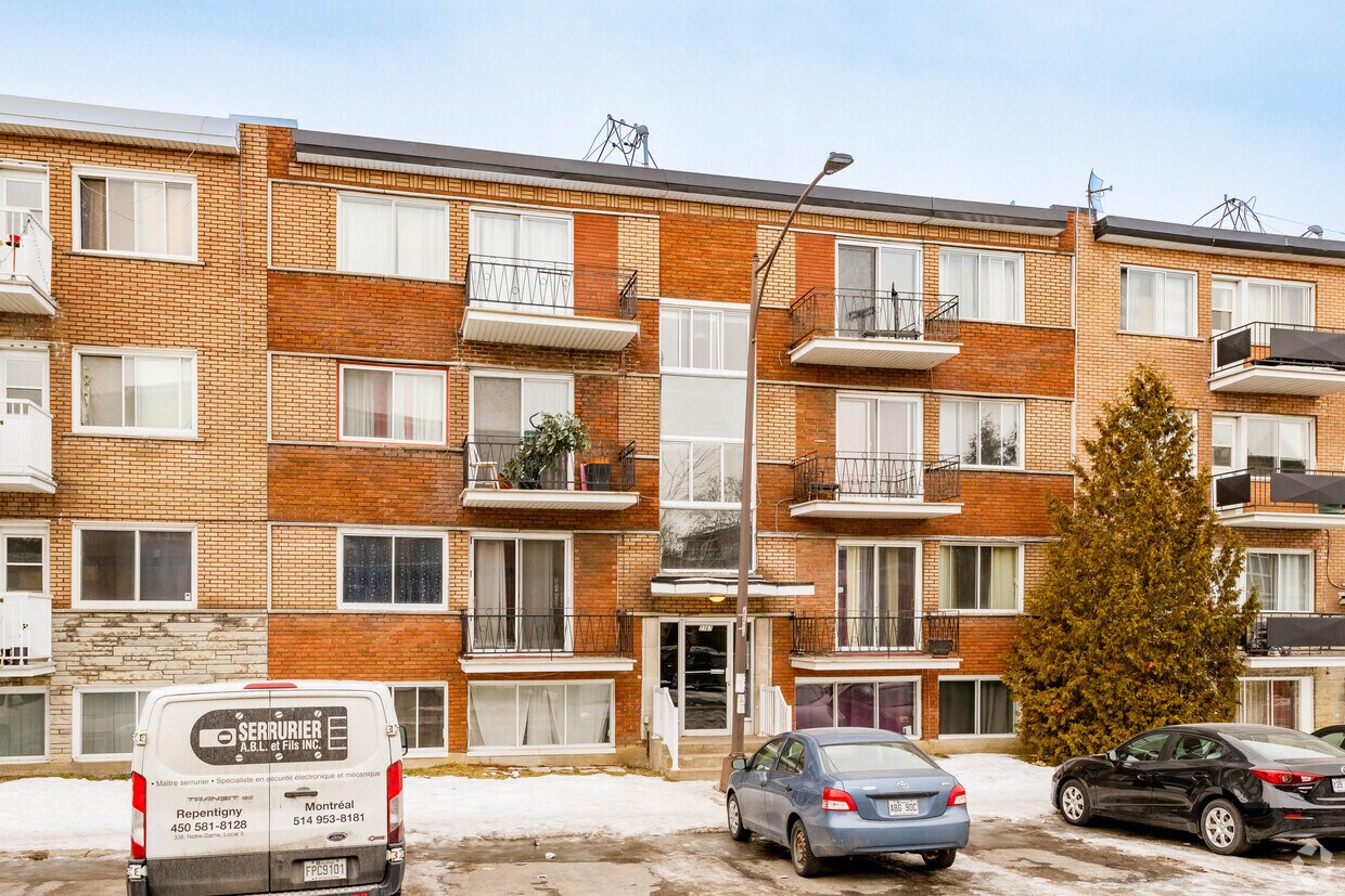 Building Photo - 2367 St Duff Court