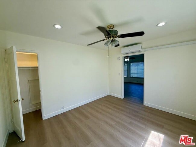 Foto del edificio - 221 S Kenwood St