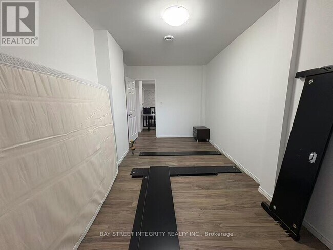 Photo du bâtiment - 71 Main St E