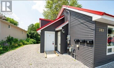 Building Photo - 303 Moffat St